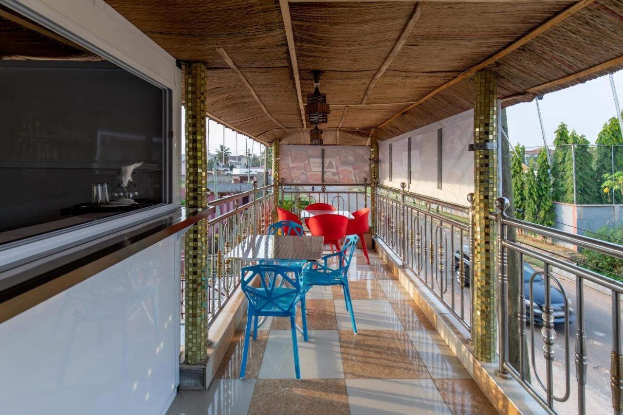 Ag Hotel And Suites Ogbodjo Екстериор снимка