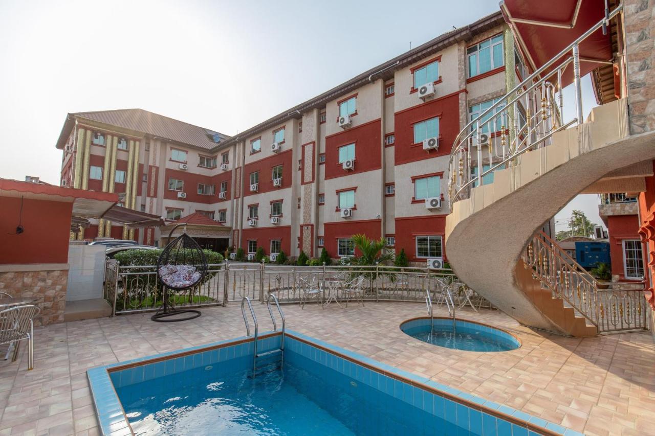 Ag Hotel And Suites Ogbodjo Екстериор снимка