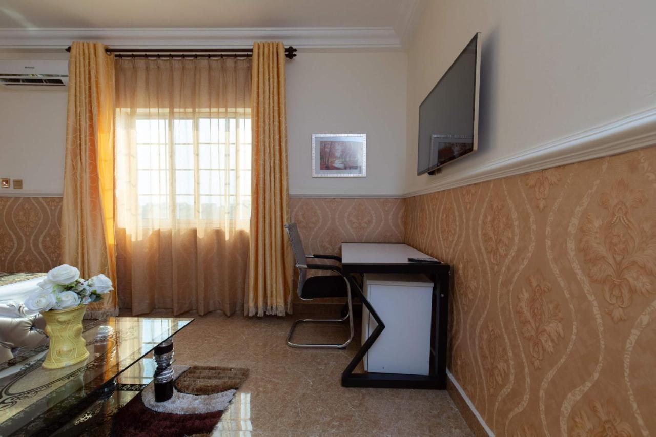 Ag Hotel And Suites Ogbodjo Екстериор снимка