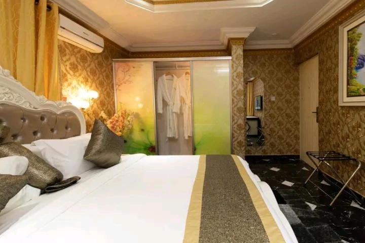Ag Hotel And Suites Ogbodjo Екстериор снимка